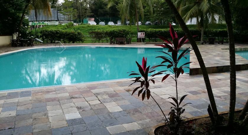 Pinang Beach Apartment @ Bayu Emas Batu Ferringhi Exterior foto